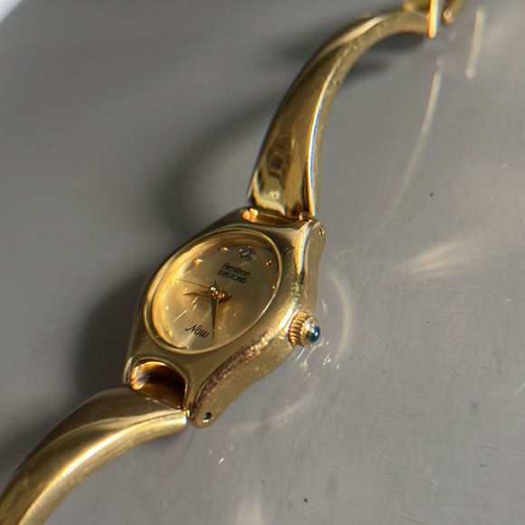 Armitron Now Gold Tone Ladies Bangle Bracelet Watch - Picture 3 of 15